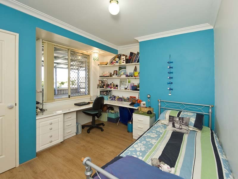 24 Avon Crescent, Viveash WA 6056