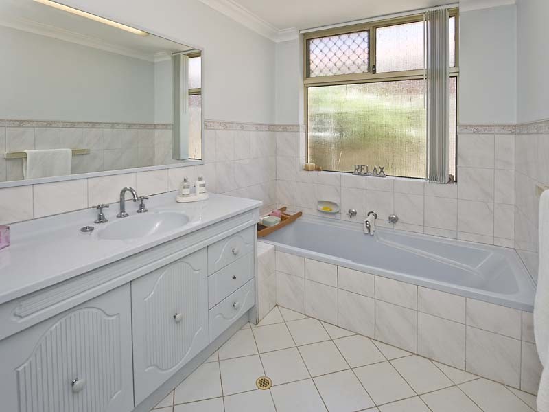 24 Avon Crescent, Viveash WA 6056