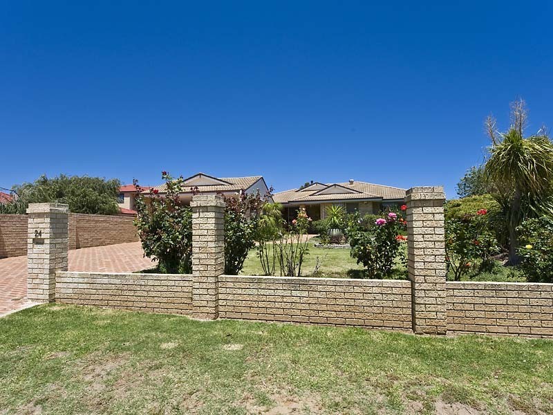 24 Avon Crescent, Viveash WA 6056