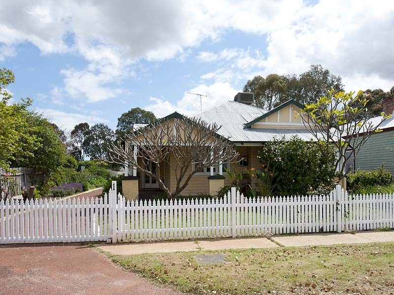 1 Peel Street, Guildford WA 6055