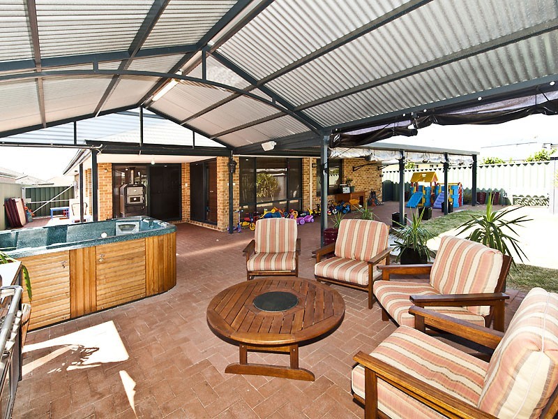 52 Upwood Circle, High Wycombe WA 6057