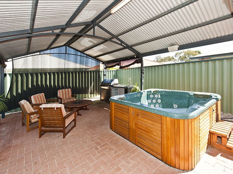 52 Upwood Circle, High Wycombe WA 6057