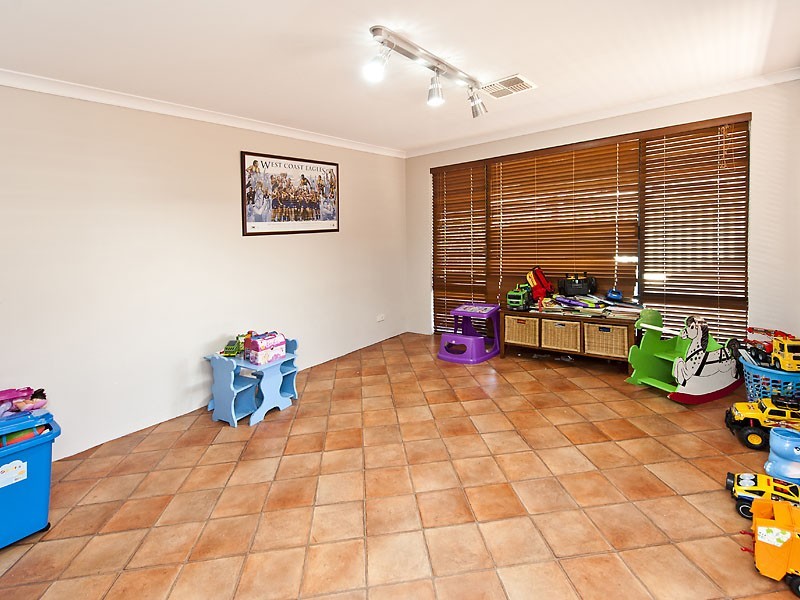 52 Upwood Circle, High Wycombe WA 6057