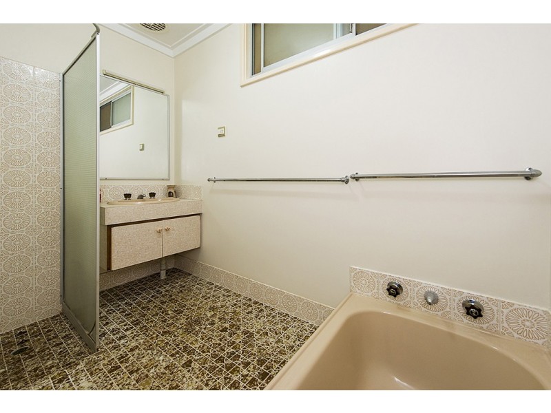 48 Dickson Drive, Middle Swan WA 6056