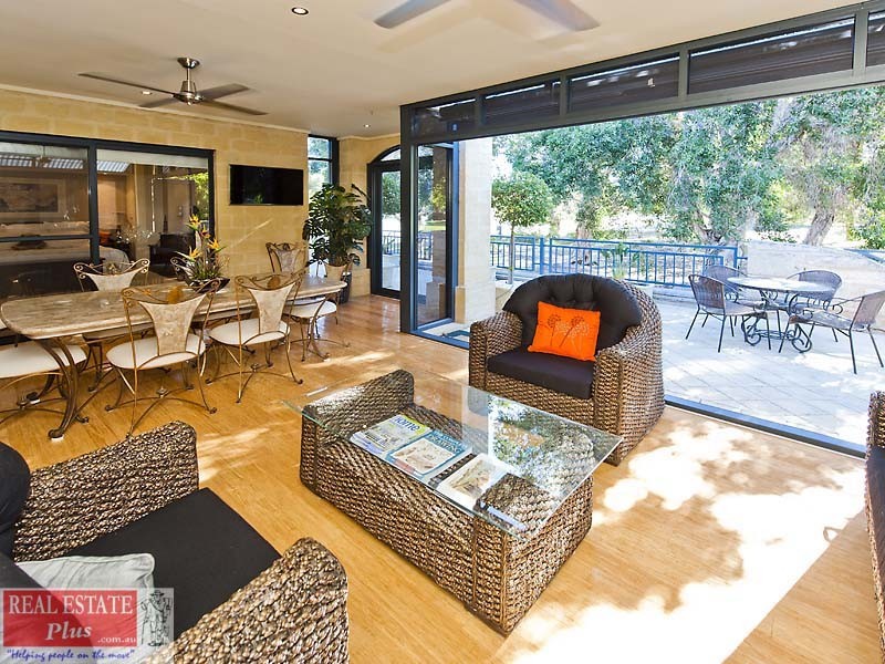 10 Siena Lane, Ellenbrook WA 6069