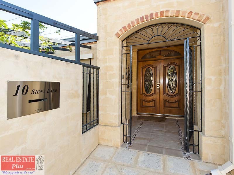 10 Siena Lane, Ellenbrook WA 6069
