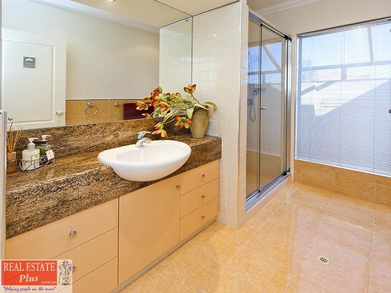 10 Siena Lane, Ellenbrook WA 6069