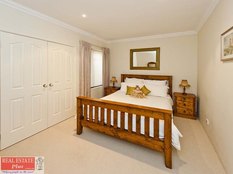 10 Siena Lane, Ellenbrook WA 6069