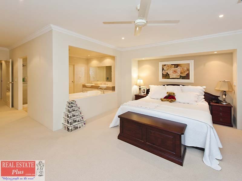 10 Siena Lane, Ellenbrook WA 6069