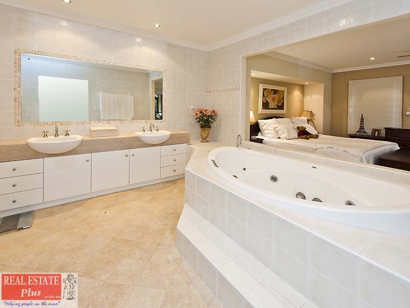 10 Siena Lane, Ellenbrook WA 6069