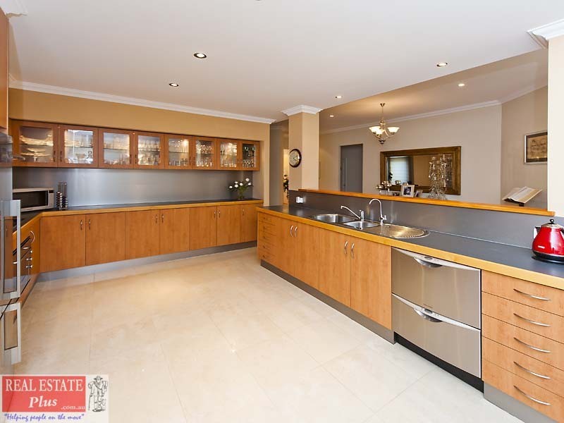 10 Siena Lane, Ellenbrook WA 6069