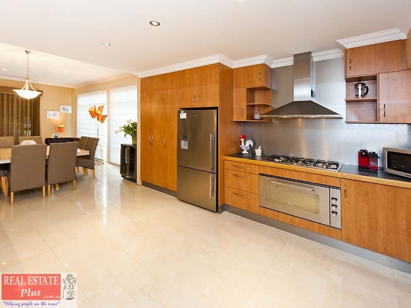 10 Siena Lane, Ellenbrook WA 6069