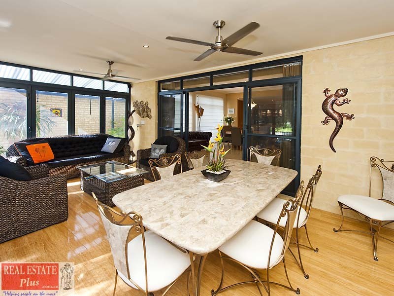 10 Siena Lane, Ellenbrook WA 6069