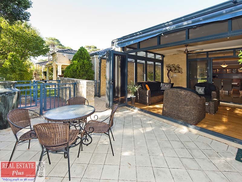 10 Siena Lane, Ellenbrook WA 6069