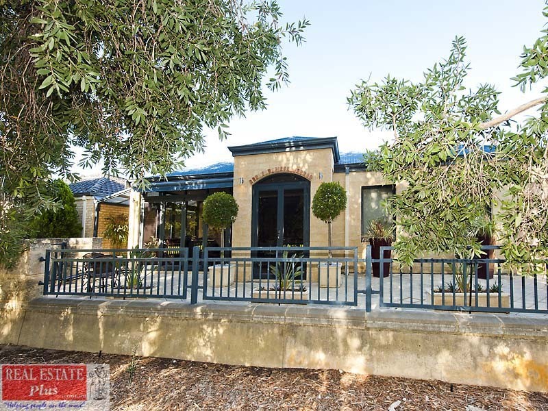 10 Siena Lane, Ellenbrook WA 6069