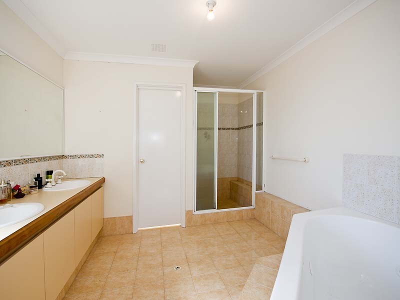 30 Cabernet Place, The Vines WA 6069