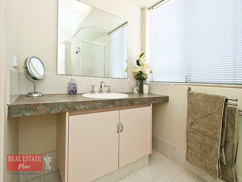 16 Bremer Court, Jane Brook WA 6056