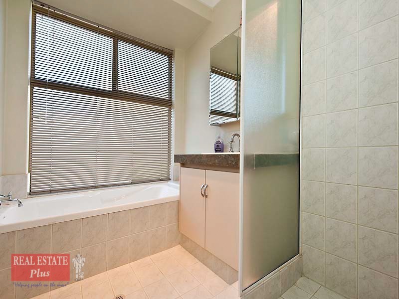 16 Bremer Court, Jane Brook WA 6056