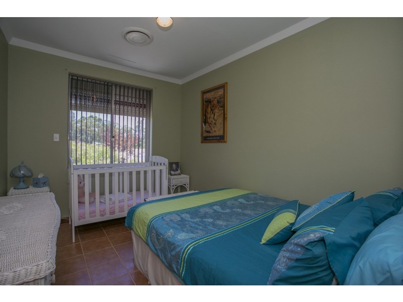 145 Coolgardie Street, Mundaring WA 6073