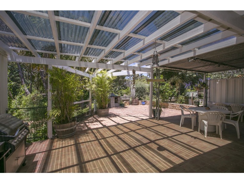 145 Coolgardie Street, Mundaring WA 6073