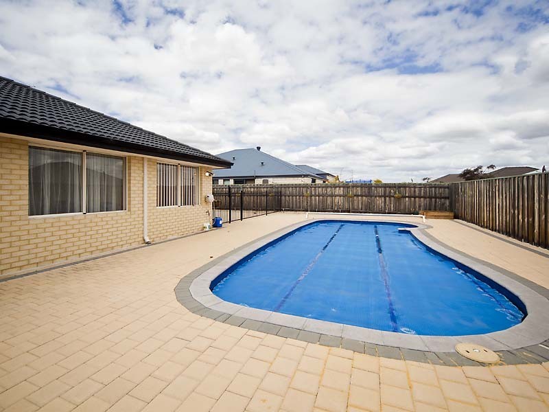 4 Delmage Circle, Ellenbrook WA 6069
