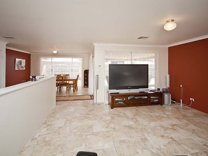 4 Delmage Circle, Ellenbrook WA 6069