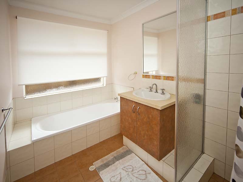 4 Delmage Circle, Ellenbrook WA 6069