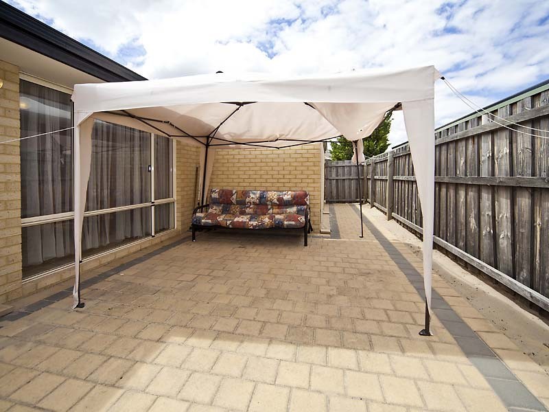 4 Delmage Circle, Ellenbrook WA 6069