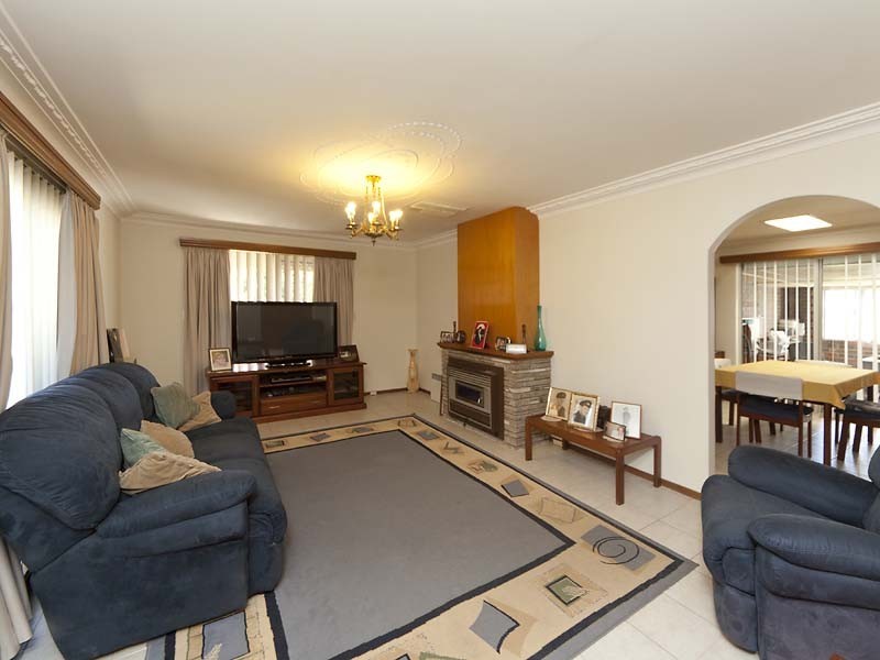 18 Horner Way, Herne Hill WA 6056