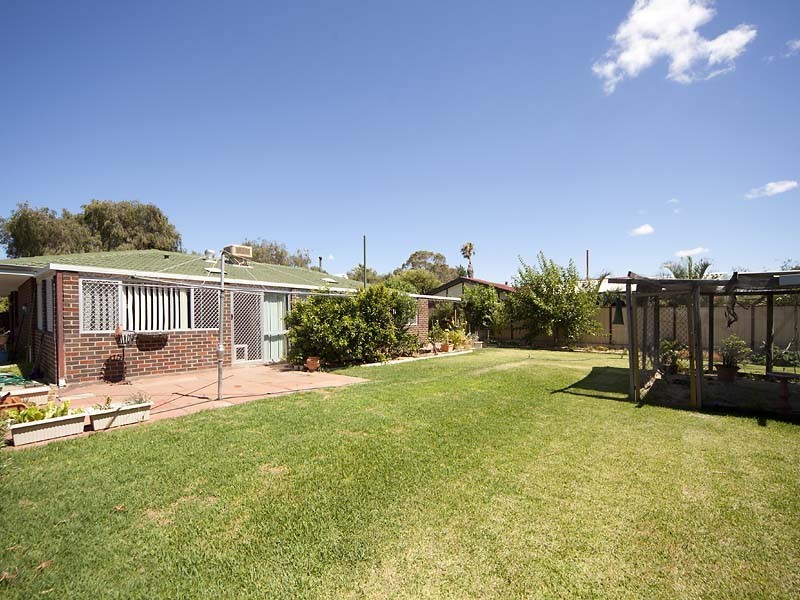 18 Horner Way, Herne Hill WA 6056