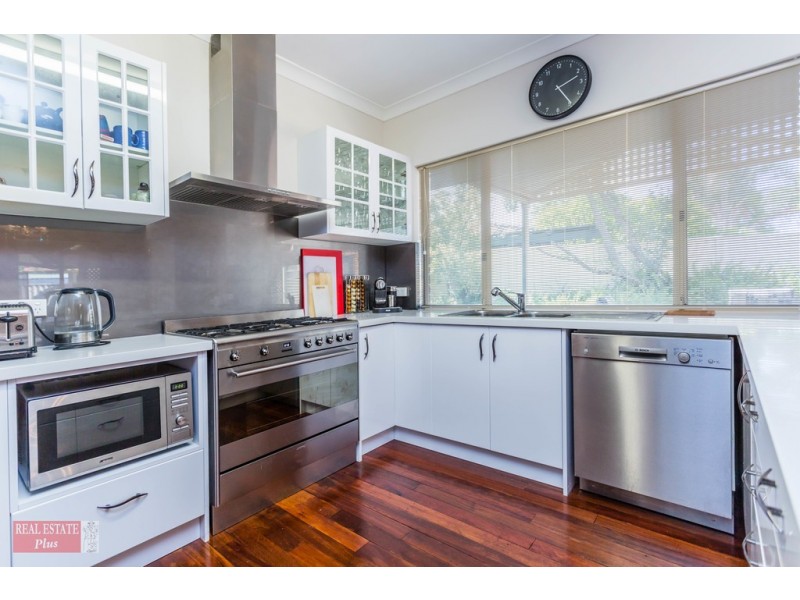 6 Lemon Court, High Wycombe WA 6057