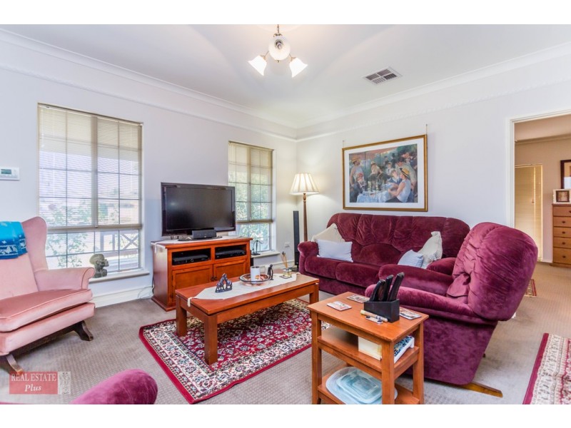 6 Lemon Court, High Wycombe WA 6057