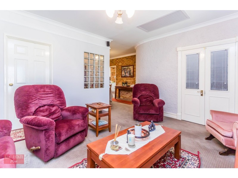 6 Lemon Court, High Wycombe WA 6057