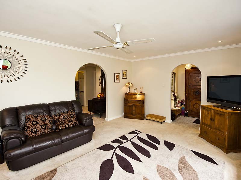 27 Bugendore Street, Maida Vale WA 6057