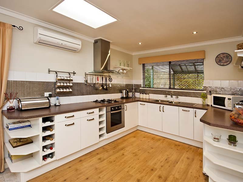 27 Bugendore Street, Maida Vale WA 6057