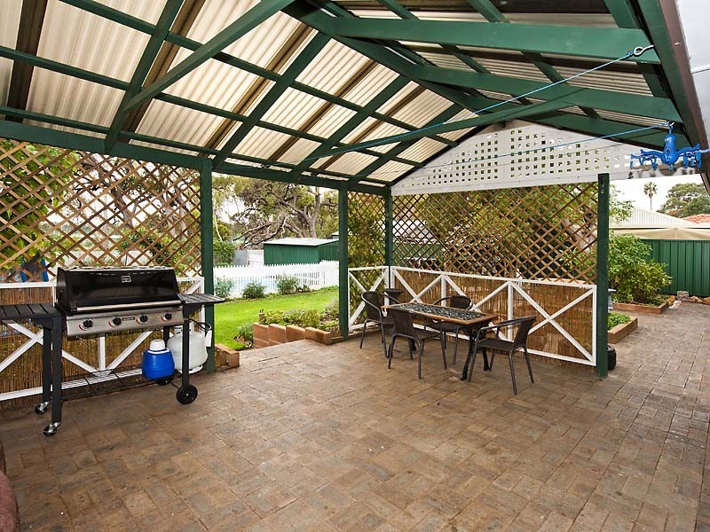 27 Bugendore Street, Maida Vale WA 6057