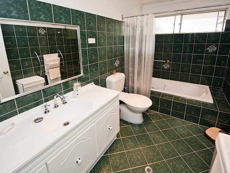 27 Bugendore Street, Maida Vale WA 6057