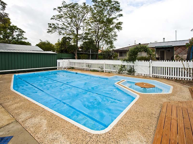 27 Bugendore Street, Maida Vale WA 6057