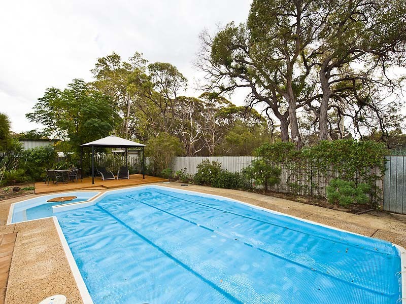 27 Bugendore Street, Maida Vale WA 6057