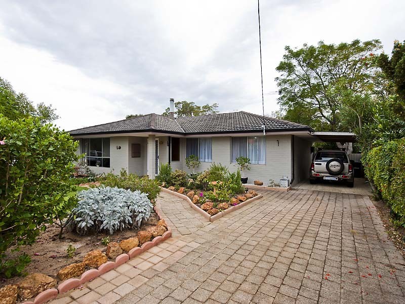 27 Bugendore Street, Maida Vale WA 6057