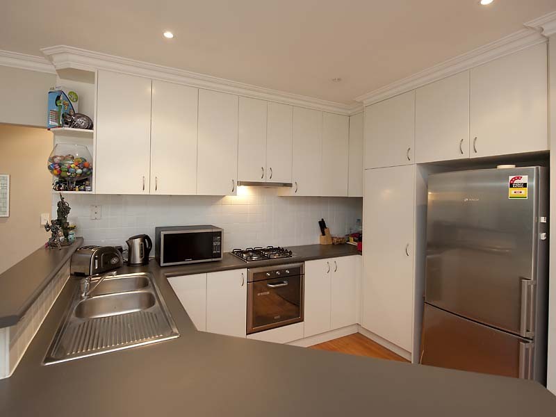 2/14 Mathoura Street, Midland WA 6056