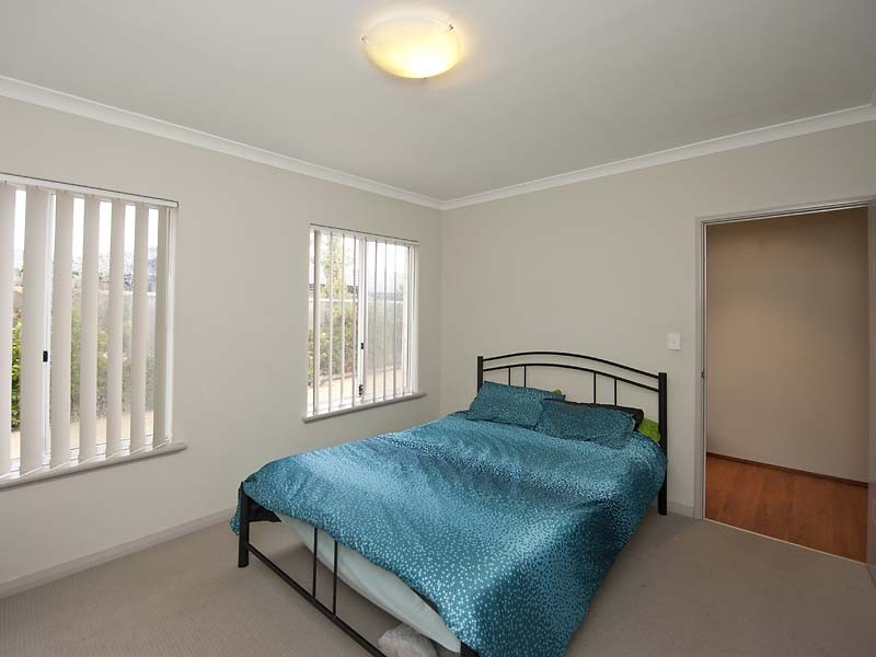 2/14 Mathoura Street, Midland WA 6056