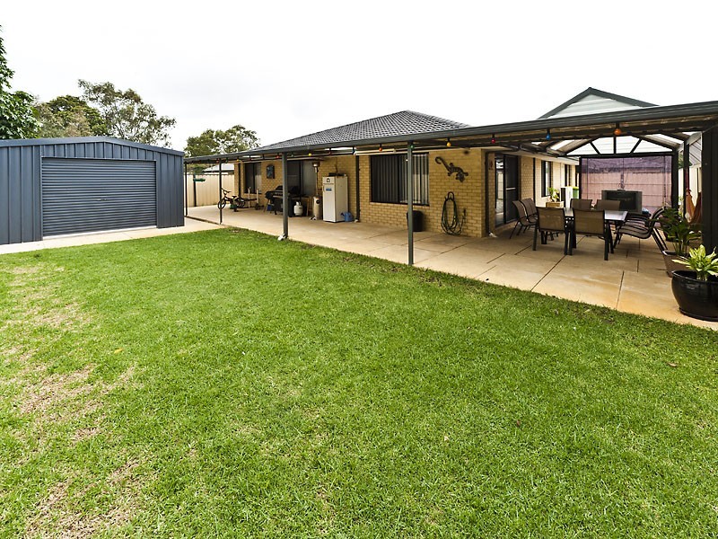 31 Azalea Gardens, Forrestfield WA 6058