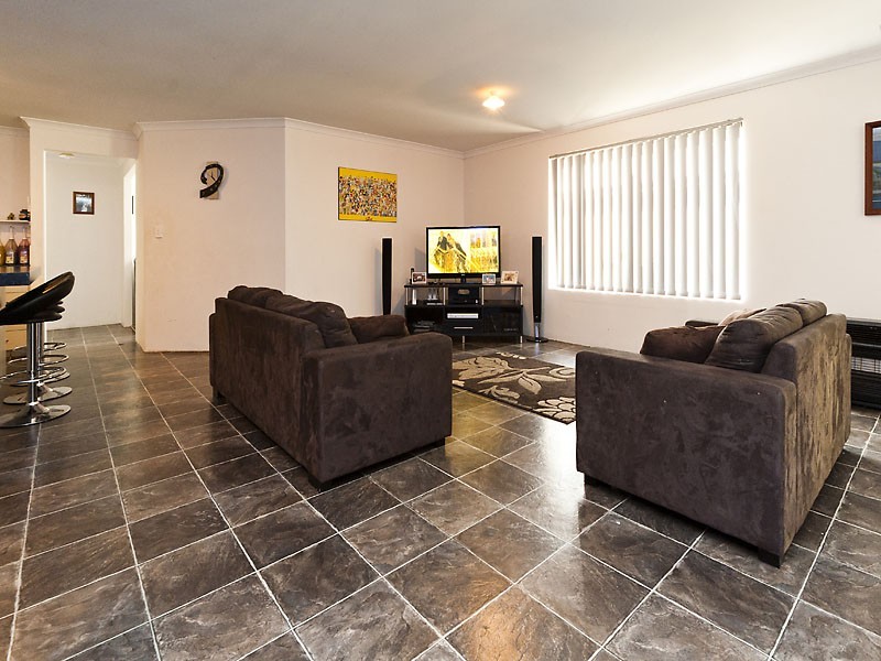 31 Azalea Gardens, Forrestfield WA 6058