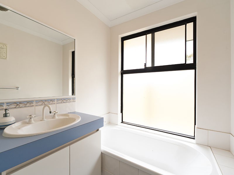 31 Azalea Gardens, Forrestfield WA 6058