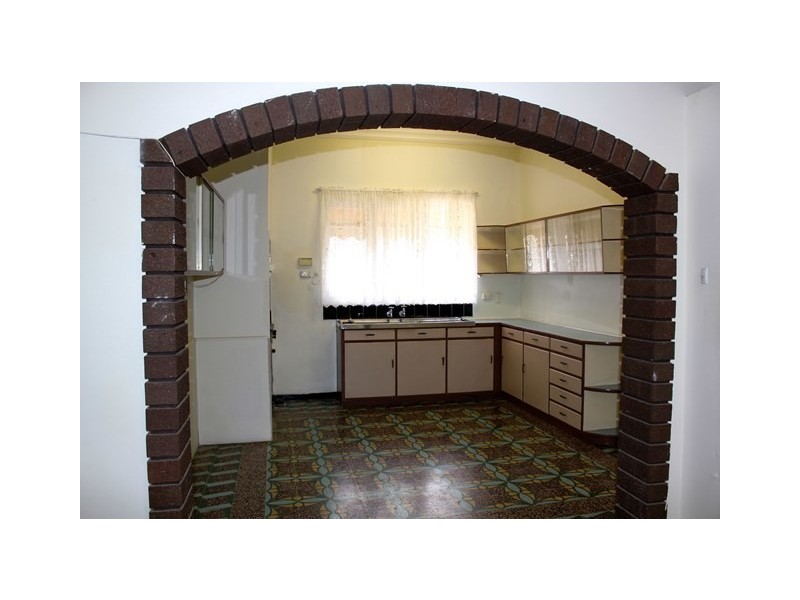 31 The Crescent, Midland WA 6056