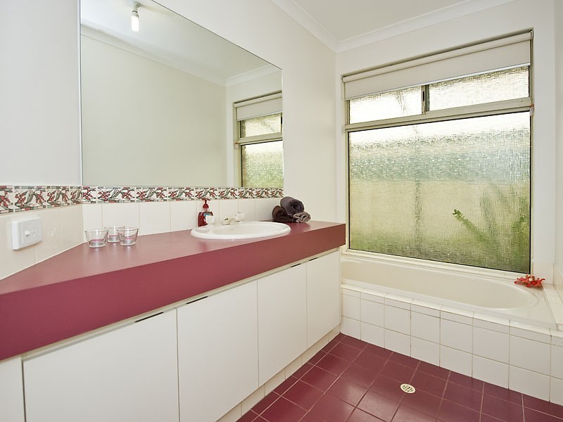 5 Bourke View, Jane Brook WA 6056