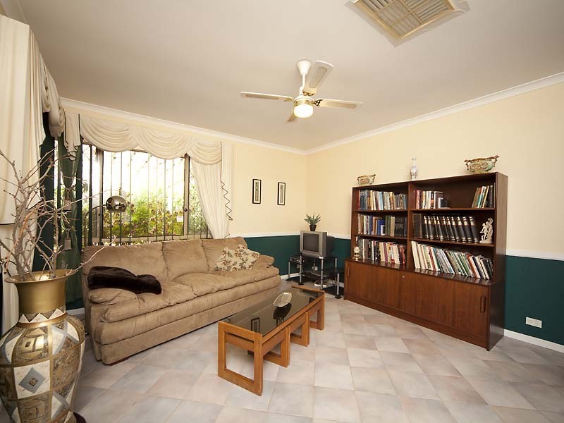 32 Giralia Parkway, Ballajura WA 6066