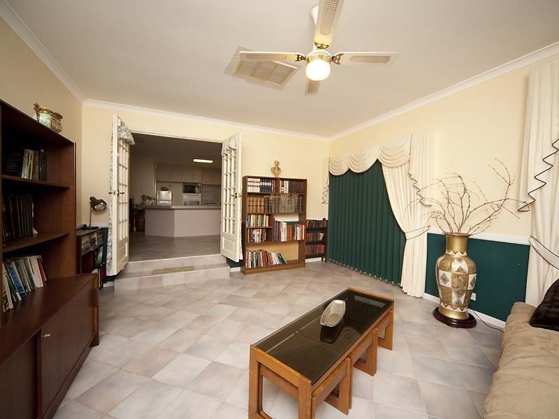 32 Giralia Parkway, Ballajura WA 6066