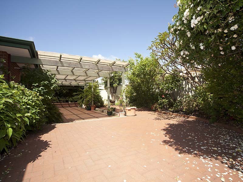 32 Giralia Parkway, Ballajura WA 6066